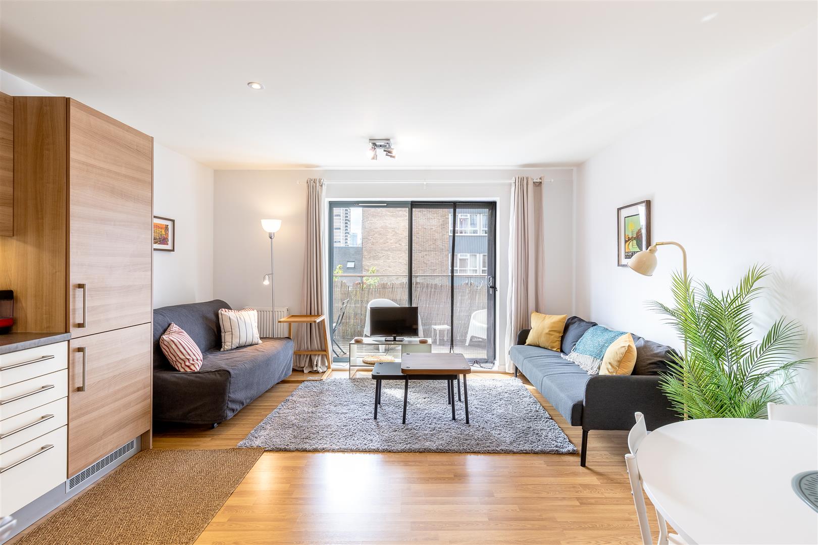 2 bed property in Blackett Apartments, Mile End